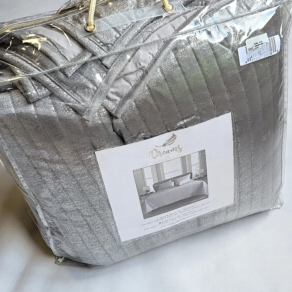 New$645 Dream Collection by Cloud 9 Maya King Quilt Set, Grey/Silver